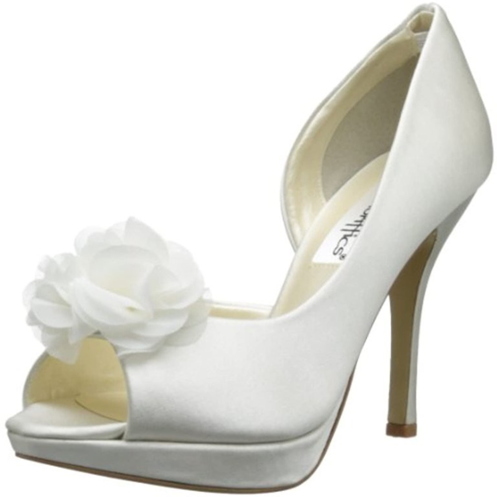 Coloriffics Women's Danica D'Orsay Pump, Ivory